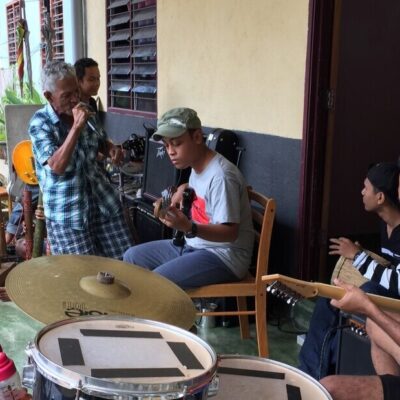A community pop band at Kampung Bukit Terang in Kampar, Perak, in 2017. Credit: Author.