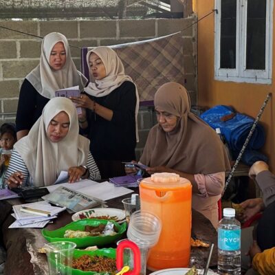 A group of women leaders strengthening the community economy supported by Flower Aceh, 15 April 2026.