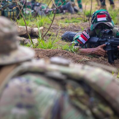 Indonesian and American soldiers at a training exercise in Baturaja, Indonesia, August 2025